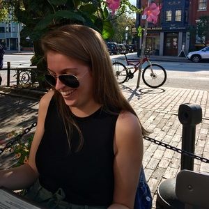 Meet your Posher, Brittney